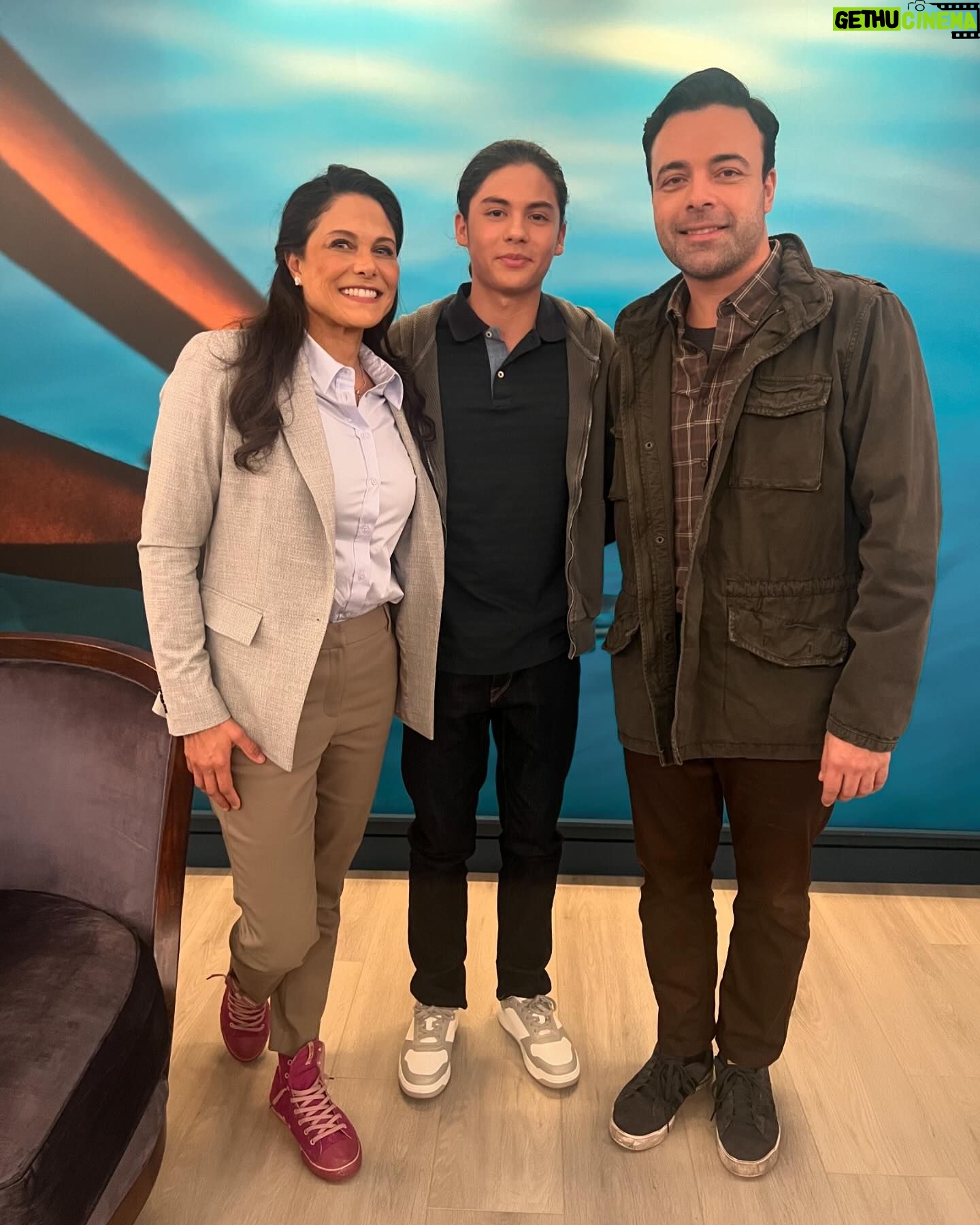 Miguel Mora Instagram - Catch me on the latest episode of @sohelpmecbs tomorrow!! 🤟🏼 This Thursday April 25th on @cbstv @paramountplus 9pm EST/ PST. Big shoutout to the amazing cast and crew for such a great experience! Thank you @paramountplus @cbstv @cbstvstudios @skylarastin @mgh_8 @urjamesmartinez @heyitsmefrancisca #cbs #cbstv #paramountplus #tvshow #miguelmora #sohelpmetodd #canada