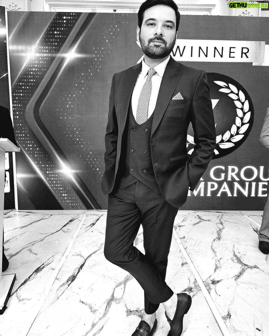 Mikaal Zulfiqar Instagram - kar check ni 😅