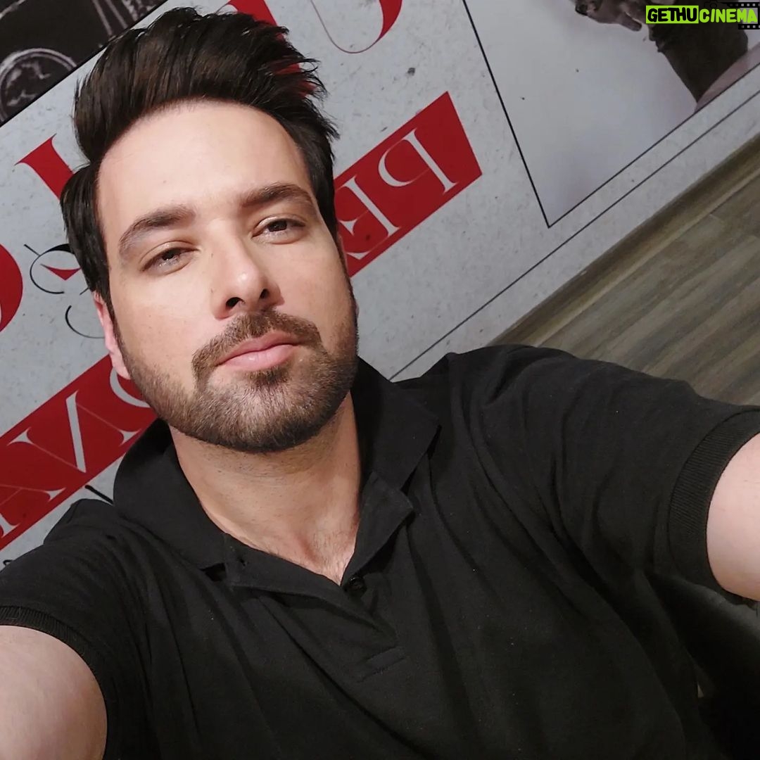 Mikaal Zulfiqar Instagram - Selfie-ish HeadlinesStudio