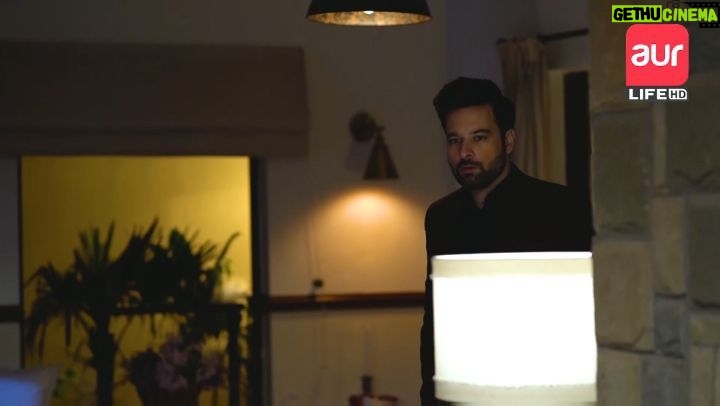 Mikaal Zulfiqar Instagram - Things are heating up in yeh isqh samaj na aye. Watch tonight's exciting episode on @aurlifeofficial