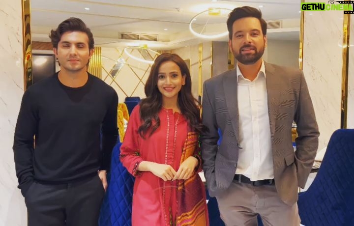 Mikaal Zulfiqar Instagram - Watch yeh isqh samaj na aye on @aurlifeofficial tonight at 8pm. @xarnishkhan @shahrozsabzwari @jasimabbasofficial @studiovisionfilms_