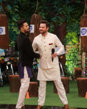 Mikaal Zulfiqar Instagram - Great fun on @jeetopakistan_ary tonight
Wearing @shaffer.store @gracefabricsint styled by @raoalikhan