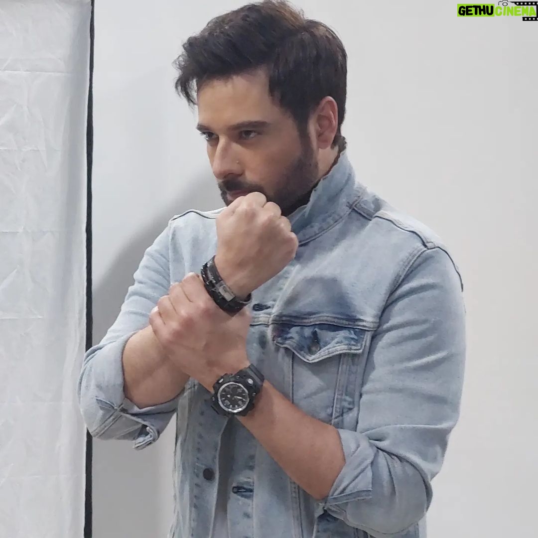 Mikaal Zulfiqar Instagram - Choraha Cover Shoot