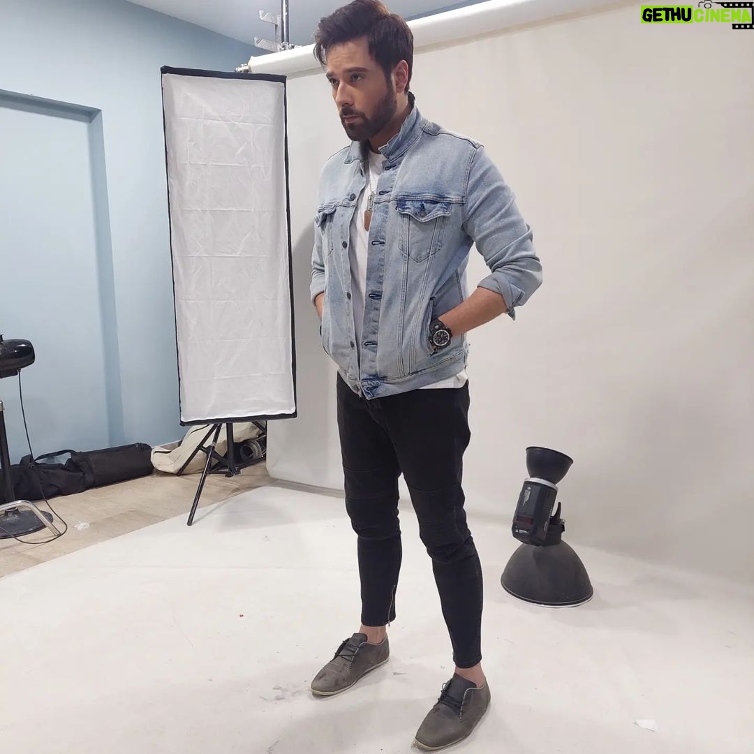 Mikaal Zulfiqar Instagram - Choraha Cover Shoot