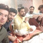 Mikaal Zulfiqar Instagram - Guess the film? #ShayanKhan @manipakistani @mirzagoharrasheed @marhoomahmadbilal @faisalqureshi_fq @ayesha.m.omar