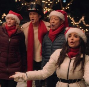 Mikaela Hoover Instagram - This is your reminder to watch the best Christmas Movie there ever was✨
Love Hard on Netflix♥️🎄