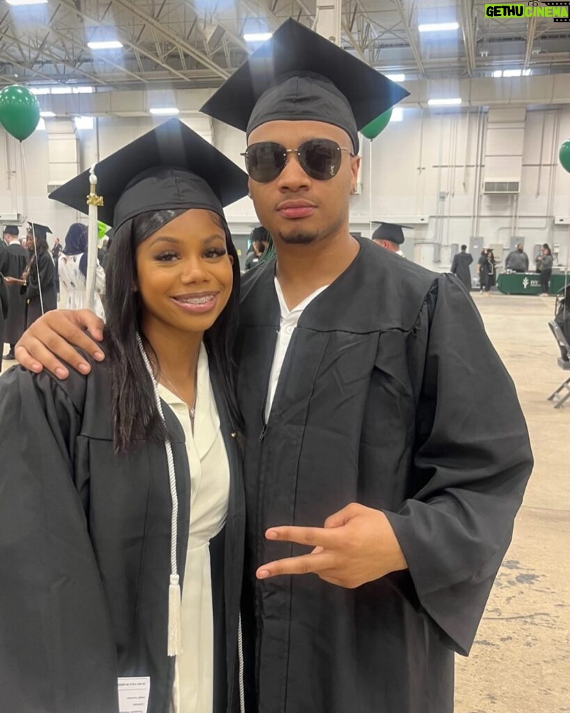Mike Epps Instagram - Congratulations to my nephew cam and Kayla on your college graduation 🧑‍🎓 proud of both the 🌎 is yours 💯👑👑🏆