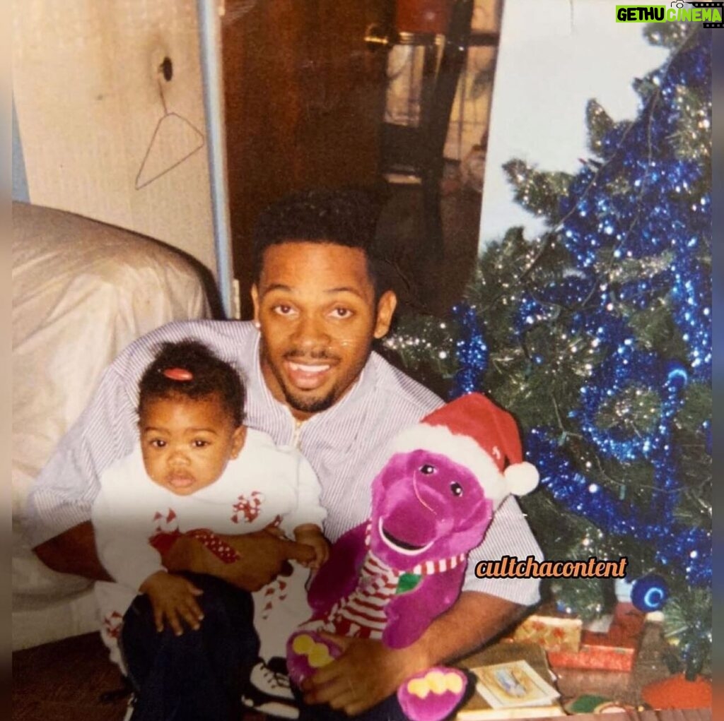 Mike Epps Instagram - Happy birthday to my first born daughter @briaepps iam proud of you and iam so greatly honored to be your Dad I love you baby girl ❤️😘💕 🎂👑💯🙏💕🏆🥰 1993 ⭐️