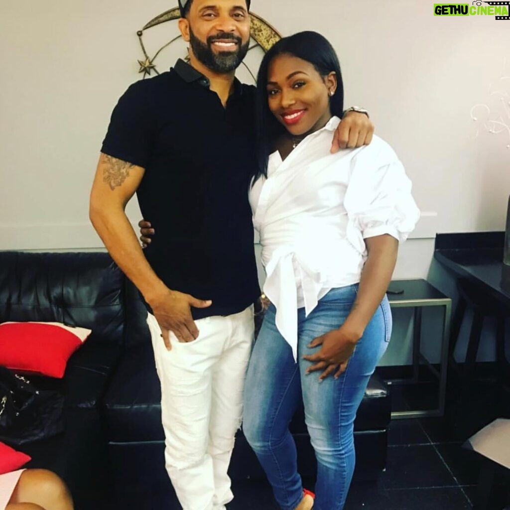 Mike Epps Instagram - Happy birthday to my first born daughter @briaepps iam proud of you and iam so greatly honored to be your Dad I love you baby girl ❤️😘💕 🎂👑💯🙏💕🏆🥰 1993 ⭐️