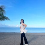 Mikee Quintos Instagram - Daydreaming beach house ideas 🌴
