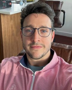 Mikhail Varshavski Instagram - I got grey hair when I was 25. I used to hide it thinking that it was a bad thing. I’ve now realized fighting aging is a losing battle. Much better to focus on aging well! The same applies to the “miracle anti-aging” products on the market. So many make claims that are flat out LIES. Much better to avoid bad habits than to invest in snake-oil.