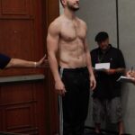 Mikhail Varshavski Instagram - Weigh-in complete, time to dominate 🥊 Get your 🍿 folks! @thecreatorclash @idubbbz #ppvlinkinbio #boxing