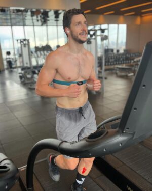 Mikhail Varshavski Instagram - The finish line is almost here folks. Gotta give a huge thank you to @barlifenyc & @wilson_boxingscience for getting me into the best shape of my life for Saturdays fight against @idubbbz 💪🏼🥊🔥 

I can’t believe I’ve lost 20  pounds and have already made my weight for the fight! 

Buy the PPV Stream using the link in my bio and tune in May 14th 6pm EST 📺 #ifyoucanbeliveit #youcanachieveit
