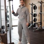 Mikhail Varshavski Instagram - It’s almost game time folks, May 14th here we come 💪🏼🥊🤓 #mensfitness #mensfashion