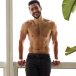Mikhail Varshavski Instagram - Supposedly 33 is the happiest age. When youthful vibrancy meets professional success. Will report back my findings 🙏🏼❤️💪🏼 #bornday