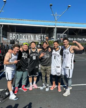Mikhail Varshavski Instagram - What an amazing Sunday with the @brooklynnets playing in their annual celeb game 🏀 Got a solid 0 points on 20 minutes of action 😅🙈 #brooklyn #nets