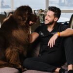 Mikhail Varshavski Instagram - What’s your pre-work ritual? 🐻❤️👨🏻‍⚕️ @thebearpup #newfie #nyc