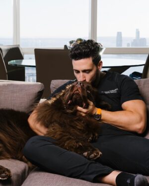 Mikhail Varshavski Instagram - What’s your pre-work ritual? 🐻❤️👨🏻‍⚕️ @thebearpup #newfie #nyc