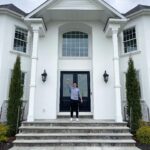 Mikhail Varshavski Instagram – Can’t believe that for the first time in my life I am a homeowner 🙏🏼🏡😱

Grateful to be able to celebrate the moment with my guys @danowenscreative @samdonaldbowers 

Fire content from the new home coming 🔜