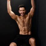 Mikhail Varshavski Instagram – Becoming a professional athlete does come with the perk of getting in great shape…but honestly it was always my goal to be able to do both 💪🏼x⛑️ #doctor #boxer