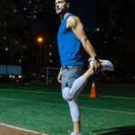 Mikhail Varshavski Instagram - People ask me if I’m taking this 🥊 thing seriously….you bet I am 💪🏼 #latenights #mensfitness