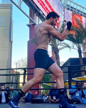 Mikhail Varshavski Instagram - Boxing training coming back in full force shortly 🥊💪🏼