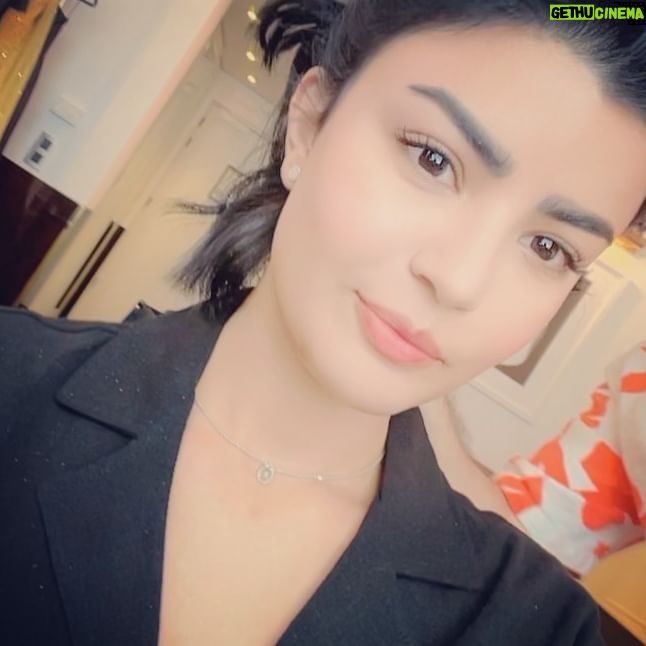 Mila Alzahrani Instagram - من حفل #womanincinema كان الفستان من تصميم دار حكايات للمصممتين عليا وعبير وذلك لأطلاق المرحله الثانيه من مبادرة @filmalula #العلا_تبتكر وهي مبادره تجمع بين الفلم والفنون واستوحي التصميم من مدينة العلا وعرض في حفل عشاء @redseafilm خلال تكريمي كأحد المواهب البارزه فالسعوديه شكراً لكل الدعم المقدم لنا وشكراً لثقتكم وتشجيعكم 🙏♥️ المجوهرات @boucheron At the #womanincinema event, the dress was designed by the fashion house @atelierhekayat by designers Aliya and Abeer, to launch the second stage of the @filmalula initiative #alulacreates which combines film and the arts The design was inspired by the city of AlUla and was showcased at the @redseafilm dinner where i was honoured as one of the prominent talents in Saudi Arabia. Thank you for all the support and encouragement 🙏♥️ Jewelry @boucheron ♥️