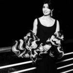 Mila Alzahrani Instagram - من حفل #womanincinema كان الفستان من تصميم دار حكايات للمصممتين عليا وعبير وذلك لأطلاق المرحله الثانيه من مبادرة @filmalula #العلا_تبتكر وهي مبادره تجمع بين الفلم والفنون واستوحي التصميم من مدينة العلا وعرض في حفل عشاء @redseafilm خلال تكريمي كأحد المواهب البارزه فالسعوديه شكراً لكل الدعم المقدم لنا وشكراً لثقتكم وتشجيعكم 🙏♥️ المجوهرات @boucheron At the #womanincinema event, the dress was designed by the fashion house @atelierhekayat by designers Aliya and Abeer, to launch the second stage of the @filmalula initiative #alulacreates which combines film and the arts The design was inspired by the city of AlUla and was showcased at the @redseafilm dinner where i was honoured as one of the prominent talents in Saudi Arabia. Thank you for all the support and encouragement 🙏♥️ Jewelry @boucheron ♥️