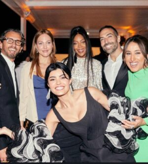 Mila Alzahrani Instagram - ‎من حفل عشاء @redseafilm و @vanityfair على هامش مهرجان كان السينمائي واحتفالاً بالأصوات النسائية البارزه في السينما وتسليط الضوء على انجازات المرأه في عالم صناعة السينما تم تكريم ستة مواهب نسائية بارزه وفخوره بأن كنت احداهن ♥️ 
‎شكراً لدعمكم اللامحدود ونعدكم بأن نكون على قدر المسؤوليه

From the dinner party hosted by @redseafilm and @vanityfair , celebrating prominent female voices in cinema and highlighting the achievements of women in the film industry.
Six outstanding female talents were honored, and I am proud to have been one of them ♥️.
Thank you for your endless support and we promise to live up to the responsibility.