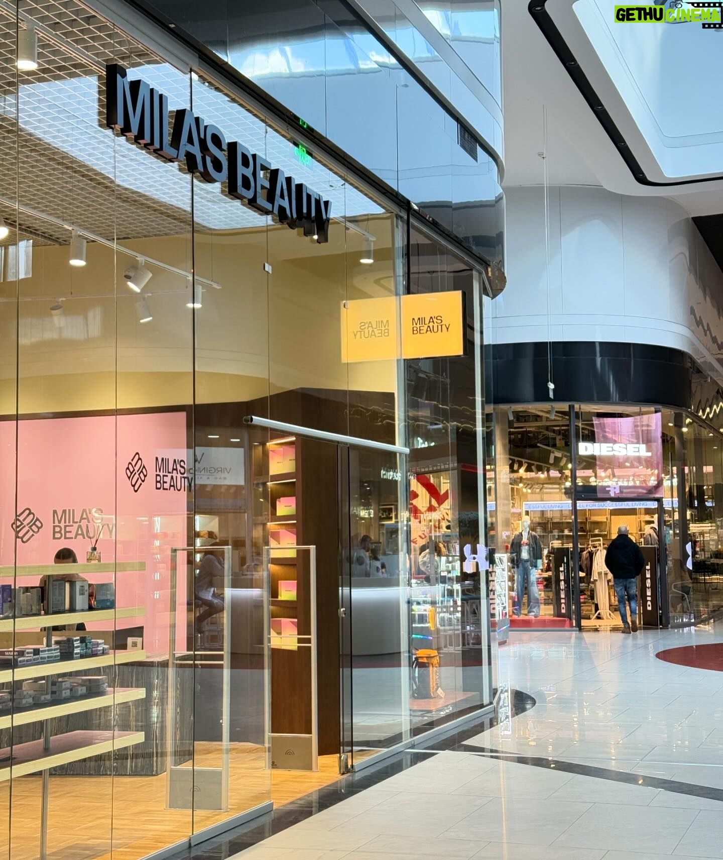 Mila Syvatska Instagram - новенький @milas.beautystore в Lavina Mall чекає разом з вами відкриття zara та усіх інших магазинів💅🏼😁