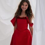 Milana Khametova Instagram - Пришло время прощаться с непростым 2023м годом! Итогов подводить не буду, вы итак все видели и знаете! Скажу так: - ставьте правильные цели, - работайте и идите к ним, - вознаграждайте себя за хорошие результаты - верьте в себя - выбирайте правильное и надежное окружение Спасибо всем, кто искренне поддерживал меня в уходящем году и был рядом! ❤️ Моя семья, мои друзья, моя команда, мои любимые фаны, мои дорогие подписчики, мои удивительные хейтеры! ❤️ Я вас очень люблю и дорожу вами!❤️ Будте счастливы и здоровы!❤️ Спасибо, кто рядом и кто вместе со мной идет в новый 2024 год!✨ С Наступающим!🎄 УРА!!✨