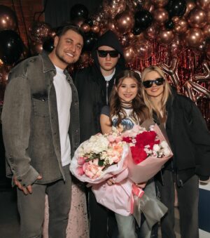 Milana Khametova Instagram - Мои 14🎂🎉💥

Наконец-то выкладываю фоточки с вечеринки! 
Их очень много, они все очень классные! 
Поэтому будет две, а может и три партии!❤️

Огромное спасибо всем моим друзьям за этот незабываемый праздник!❤️ Я даже представить не могла, что это будет настолько круто! 💥

Спасибо за подарки, за поздравления, за вашу любовь и за ваше внимание! ❤️

Спасибо моим подписчикам за огромное количество поздравлений в соц\сетях - вы у меня самые лучшие!
Я не смогла ответить всем всем всем, но все прочитала!❤️ Люблю вас!❤️

Совсем скоро у себя на канале я опубликую два влога - со Дня рождения и с распаковки подарков!🎁

не пропустите!🫶