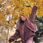 Milana Khametova Instagram - 🍁🧡 А может сделать розыгрыш классного осеннего подарка от @millisa_brand ? Как вам такая идея? Пишите в комментариях, что хотели бы получить в подарок от @millisa_brand 👇(одну любую позицию) Победитель будет выбран рандомно 30 октября! Погнали!🎁
