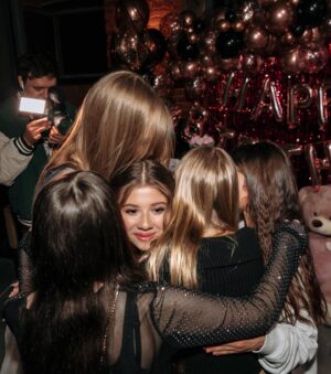 Milana Khametova Instagram - Мои 14🎂🎉💥

Наконец-то выкладываю фоточки с вечеринки! 
Их очень много, они все очень классные! 
Поэтому будет две, а может и три партии!❤️

Огромное спасибо всем моим друзьям за этот незабываемый праздник!❤️ Я даже представить не могла, что это будет настолько круто! 💥

Спасибо за подарки, за поздравления, за вашу любовь и за ваше внимание! ❤️

Спасибо моим подписчикам за огромное количество поздравлений в соц\сетях - вы у меня самые лучшие!
Я не смогла ответить всем всем всем, но все прочитала!❤️ Люблю вас!❤️

Совсем скоро у себя на канале я опубликую два влога - со Дня рождения и с распаковки подарков!🎁

не пропустите!🫶
