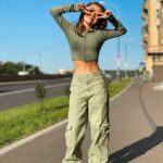 Milana Khametova Instagram - Самый любимый отрезок времени - когда школа уже закончилась, а лето еще даже не началось… Май, солнце и красивая летняя Москва!🌞 #миланахаметова #milanakhametova