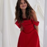 Milana Khametova Instagram - Пришло время прощаться с непростым 2023м годом! Итогов подводить не буду, вы итак все видели и знаете! Скажу так: - ставьте правильные цели, - работайте и идите к ним, - вознаграждайте себя за хорошие результаты - верьте в себя - выбирайте правильное и надежное окружение Спасибо всем, кто искренне поддерживал меня в уходящем году и был рядом! ❤️ Моя семья, мои друзья, моя команда, мои любимые фаны, мои дорогие подписчики, мои удивительные хейтеры! ❤️ Я вас очень люблю и дорожу вами!❤️ Будте счастливы и здоровы!❤️ Спасибо, кто рядом и кто вместе со мной идет в новый 2024 год!✨ С Наступающим!🎄 УРА!!✨