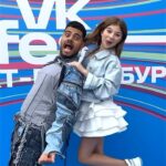 Milana Khametova Instagram - Они любили тренды и @vk_fest 💙 @kagramana 🫶🏼 #миланахаметова #milanakhametova #kagramana #vkfest