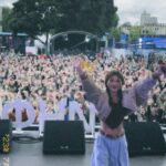 Milana Khametova Instagram - @vk_fest Это было мощно и незабываемо! 💥 Ребятаааа, спасибо всем, кто был на выступлении! Вы своей энергией даже тучки разогнали!🫶 Обожаю!❤️ #vkfest #vkfest2023