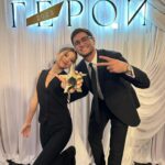 Milana Khametova Instagram – Вчера я присутствовала на Гала-ужине  @peopletalkru , приуроченном к Первой церемонии награждения участников проекта «Герои PEOPLETALK”

И получила награду в номинации «Открытие Года»⭐️

Еще раз хочу поблагодарить @peopletalkru за такую высокую оценку моей работы и престижную награду! 

 Отдельная благодарность моей команде @dava_m  @anna.makovskaya за колоссальную работу, за моё  развитие и за наши результаты! 
Ведь, если это отмечают такие высокие эксперты, значит всё мы делаем правильно и идем верным путём! ⭐️