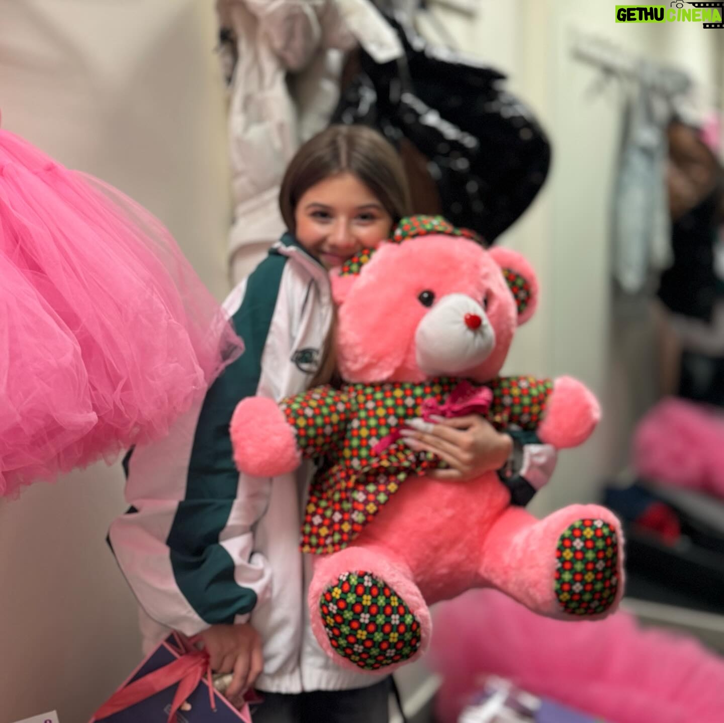 Milana Khametova Instagram - Баку! Спасибо! ❤️