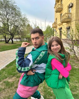 Milana Khametova Instagram - Как настроение, ребята?😊 погода, радует? 🌿🟢
.
💚ставь лайк💚напиши комментарий💚