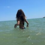 Milana Khametova Instagram - Очень хочу на отдых!☀️🌊 Вы знаете, что летом я совсем не отдыхала, тк было много работы! А впереди сложный рабочий сезон! Поэтому хотим взять недельку для отдыха на морюшке! Куда лучше поехать сейчас? Может отели из личных рекомендаций! накидайте варианты в комменты, плиз!🫶