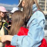 Milana Khametova Instagram - Это был самый КРАШНЫЙ день в моей жизни!❤️ Море улыбок, позитива, новых знакомств, веселых видосиков, ярких фоточек и самых тёплых и искренних обнимашек!💞 Спасибо моим подписчикам и моим друзьям, что провели со мной этот день! Спасибо любимой команде @muztv , что поддержали нашу спонтанную идею и сняли самый замечательный сюжет об этом дне, который вы все скоро увидите у них на канале! Огромное спасибо нашим друзьям @ruszvuk и @swat_caraudio , которые обеспечили нам самое КРАШное авто и лучшее звучание на нашей встрече!🔥 Мы с Василисой счастливы, что наш трек КРАШ так зашел вам! Слушайте его на всех площадках!💥 (ссылка в шапке профиля)