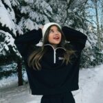 Milana Khametova Instagram – вот такую зиму мы любим❄️☃️
а еще мы очень любим @millisa_brand 🤍