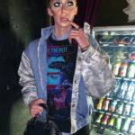 Milana Petrova Instagram - Что бы выбрать сегодня... Попить фанту или устроить очередной скандал?