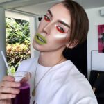 Milana Petrova Instagram - Этот пост я посвящаю Ксении Бородиной, который вы можете прочитать в карусели. Ксения, вот от вас мы ничего особо умного не ждём, но такие откровенные испражнения терпеть ну просто сил нет. Про то, что геем или лесбиянкой можно стать из-за изнасилования в детстве - в этом есть доля правды. Однако, не мЕньшее количество детей после таких случаев ориентацию не меняют! По поводу пропаганды гомосексуальности уже устали все пи*деть. Ее не существует! Нельзя навязать человеку гомосексуальную ориентацию путём показа поцелуя двух мужчин или женщин. Я почему-то не начал спать с девочками, хотя 23 года смотрю фильмы, где в 99,9% случаев целуются гетеро-пары. И если вашу позицию поддерживают ваши подруги лесбиянки - это вовсе не говорит о правильности вашего мнения, а говорит лишь о том, что ваши подруги находятся на одном интеллектуальном уровне с вами. Позицию вашу презираю, она вредит всему ЛГБТ-сообществу и мне в частности. Такими высказываниями вы только подогреваете температуру гомофобии в стране. У меня все.