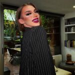 Milana Petrova Instagram - Сначала я натяну улыбку, а потом тебя
