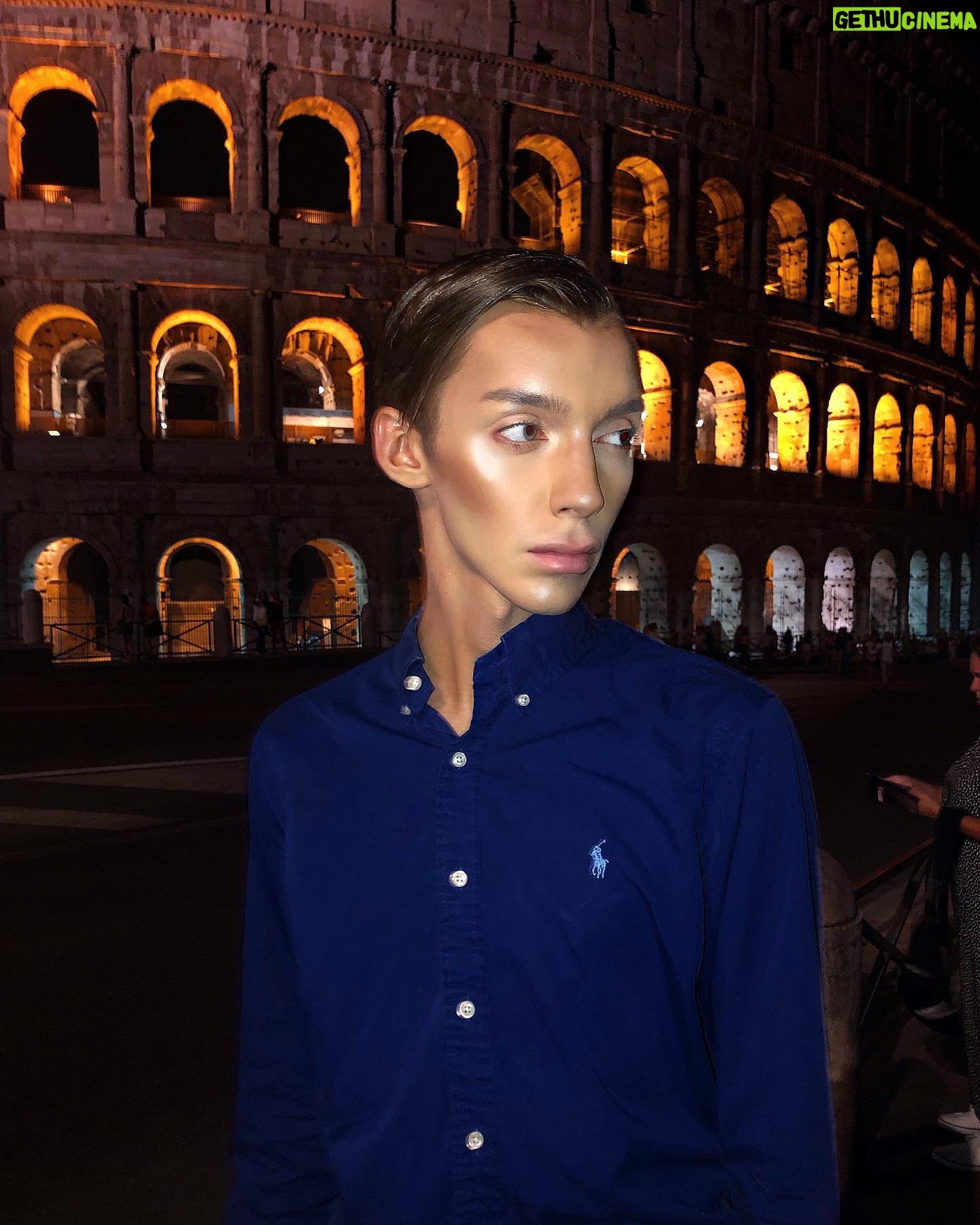 Milana Petrova Instagram - Просто я на фоне Колизея)