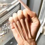Milana Petrova Instagram - Пейте больше кальция и магния и у вас будут такие же крепкие ногти 🔥