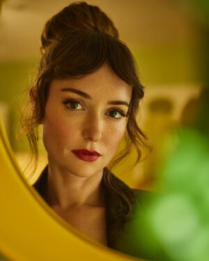 Milana Vayntrub Instagram - A tiny bit more face. 

Photographer: @mathieuyoung
Producer: @imannalangston
Stylist: @carlee_wallace 
Hair: @bryangaw
Makeup: @karinamoore
Photo Assistant: @louieheredia
Lighting: @elliotsmithhastie.photo